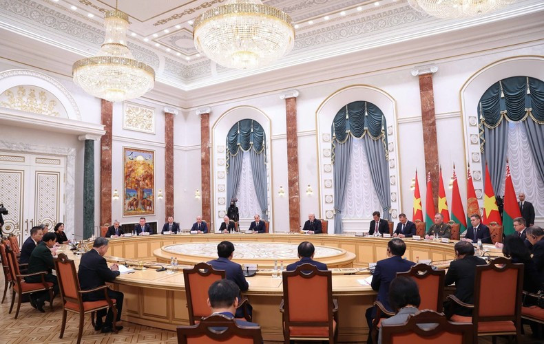 Генеральный секретарь ЦК КПВ То Лам проводит официальные переговоры с Президентом Беларуси Александром Лукашенко. Фото: ВИА Генеральный секретарь ЦК КПВ То Лам проводит официальные переговоры с Президентом Беларуси Александром Лукашенко. Фото: ВИА