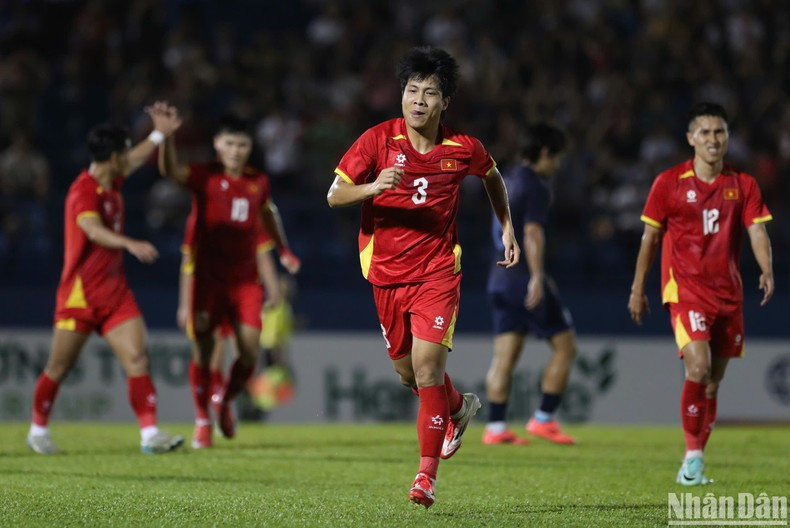 Ван Ви удвоил преимущество своей команды. Ван Ви удвоил преимущество своей команды.