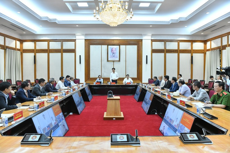 Церемония представления Национального консультативного совета по вопросам развития науки, технологий, инноваций и цифровой трансформации. Фото: Данг Кхоа Церемония представления Национального консультативного совета по вопросам развития науки, технологий, инноваций и цифровой трансформации. Фото: Данг Кхоа