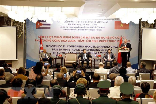 Премьер-министр Кубы Мануэль Марреро Крус выступает на встрече с Обществом вьетнамско-кубинской дружбы. Фото: VNA Премьер-министр Кубы Мануэль Марреро Крус выступает на встрече с Обществом вьетнамско-кубинской дружбы. Фото: VNA