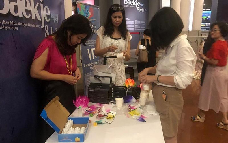 Подготовка материалов для изготовления южнокорейских фонариков. Подготовка материалов для изготовления южнокорейских фонариков.