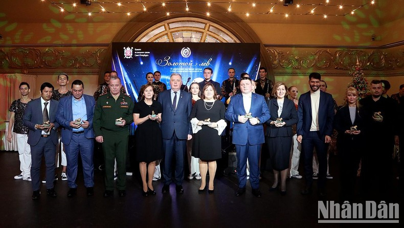 Церемония вручения премии. Фото: Тхань Тхэ Церемония вручения премии. Фото: Тхань Тхэ