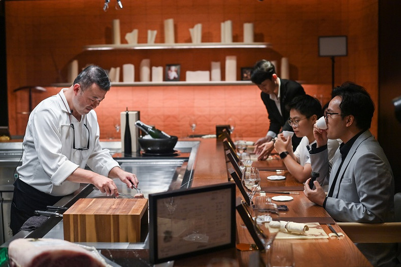 Ресторан «Hibana by Koki». Фото: Жанг Хюи Ресторан «Hibana by Koki». Фото: Жанг Хюи