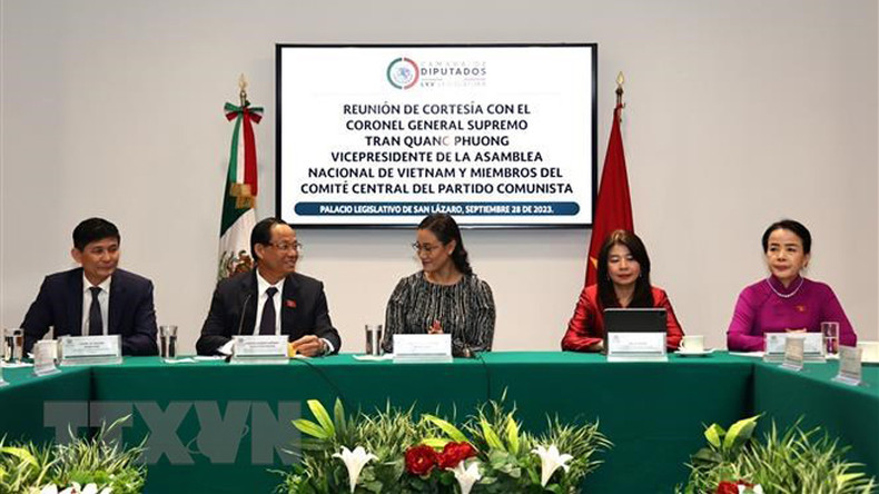Зампредседателя НС Чан Куанг Фыонг на переговорах с Зампредседателя Палаты депутатов Конгресса Мексики Джоанной Алехандрой Фелипе Торрес. Фото: ВИА