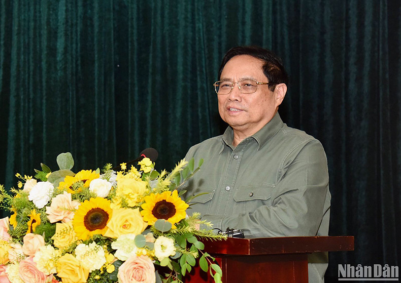 Премьер-министр Фам Минь Тьинь выступает с речью. Фото: Чан Хай Премьер-министр Фам Минь Тьинь выступает с речью. Фото: Чан Хай