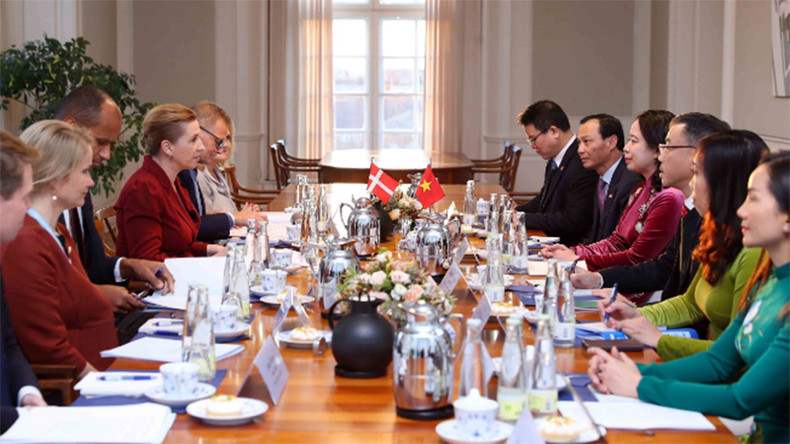 Общий вид переговоров. Общий вид переговоров.