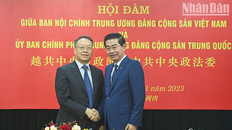 На переговорах. Фото: Зюи Линь На переговорах. Фото: Зюи Линь