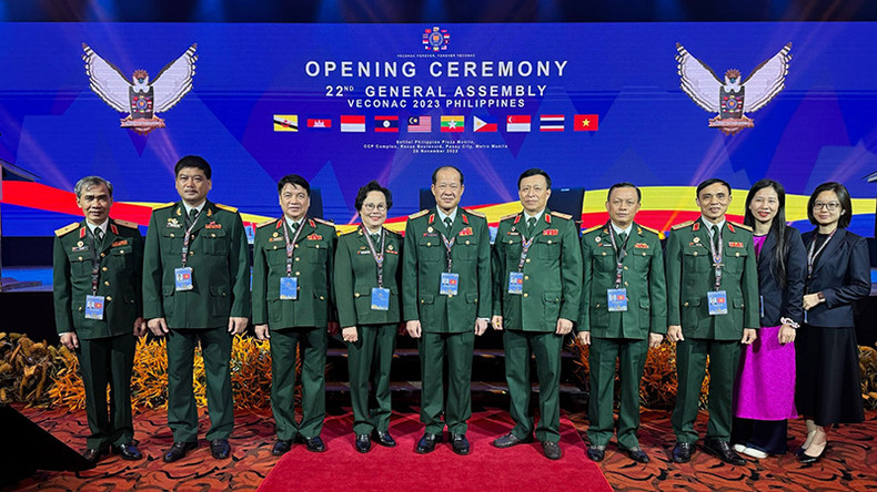 Делегация Общества ветеранов войны Вьетнама принимает участие в мероприятии. Делегация Общества ветеранов войны Вьетнама принимает участие в мероприятии.