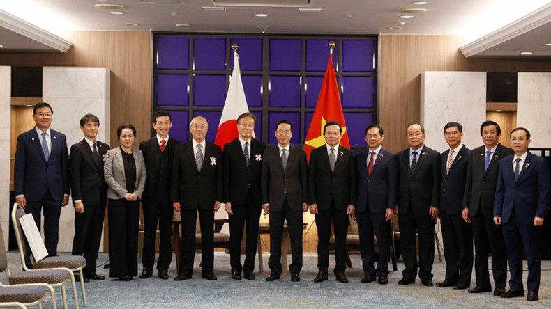 Президент Во Ван Тхыонг и делегация Ассоциации дружбы Кюсю-Вьетнам. Фото: ВИА Президент Во Ван Тхыонг и делегация Ассоциации дружбы Кюсю-Вьетнам. Фото: ВИА