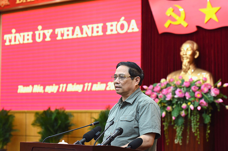 Премьер-министр Фам Минь Тьинь выступает с речью. Фото: Чан Хай Премьер-министр Фам Минь Тьинь выступает с речью. Фото: Чан Хай