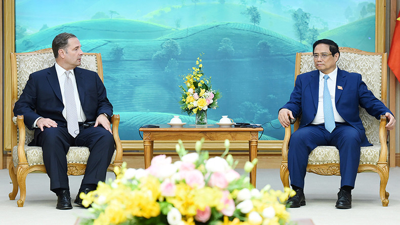 Премьер-министр Фам Минь Тьинь принимает г-на Энтони Капуано. Фото: Чан Хай Премьер-министр Фам Минь Тьинь принимает г-на Энтони Капуано. Фото: Чан Хай