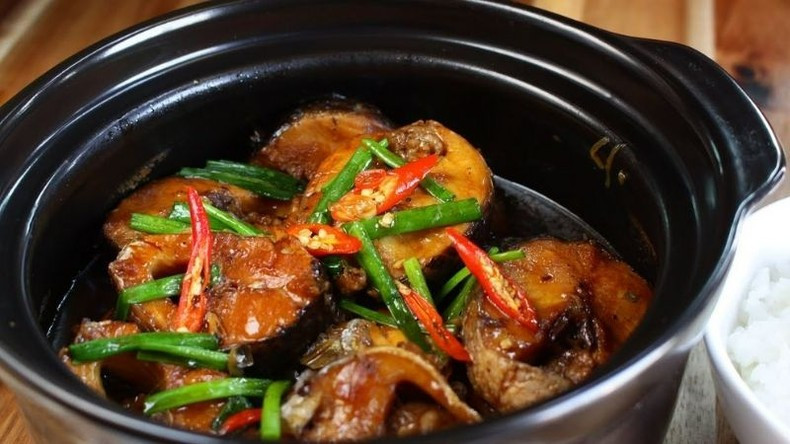 Тушеная рыба в горшочке. Тушеная рыба в горшочке.