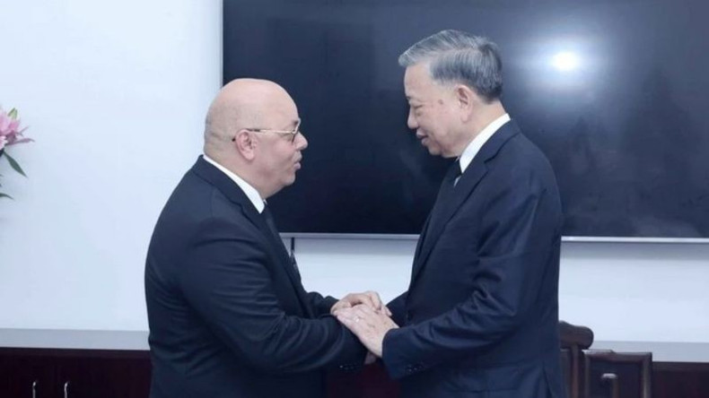 Президент То Лам принимает Министра Лайд Ребигу. Фото: ВИА Президент То Лам принимает Министра Лайд Ребигу. Фото: ВИА