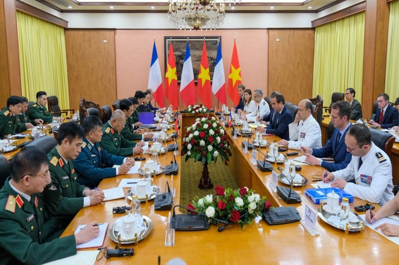 Общий вид переговоров. Общий вид переговоров.