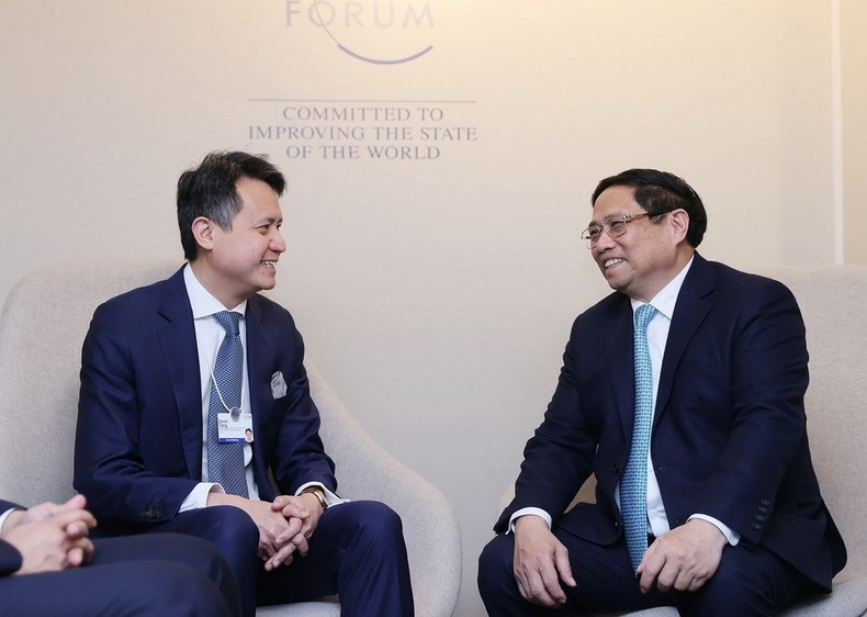 Премьер-министр Фам Минь Тьинь на встрече с Генеральным директором ВОИС Дареном Тангом. Фото: ВИА Премьер-министр Фам Минь Тьинь на встрече с Генеральным директором ВОИС Дареном Тангом. Фото: ВИА