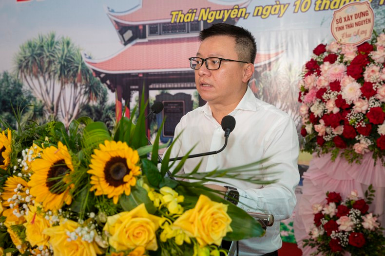 Товарищ Ле Куок Минь выступает на церемонии открытия.