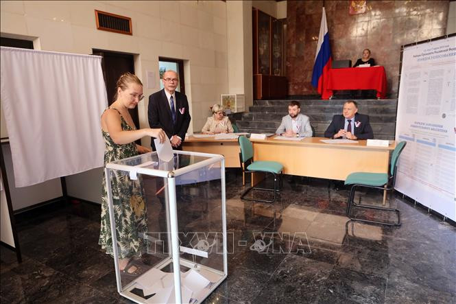 Избирательный участок в Генеральном консульстве России в Дананге. Избирательный участок в Генеральном консульстве России в Дананге.