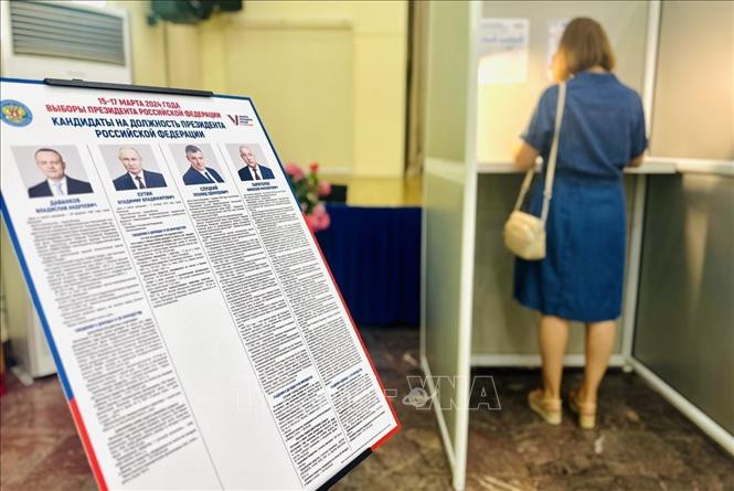 4 кандидата в президенты России. 4 кандидата в президенты России.