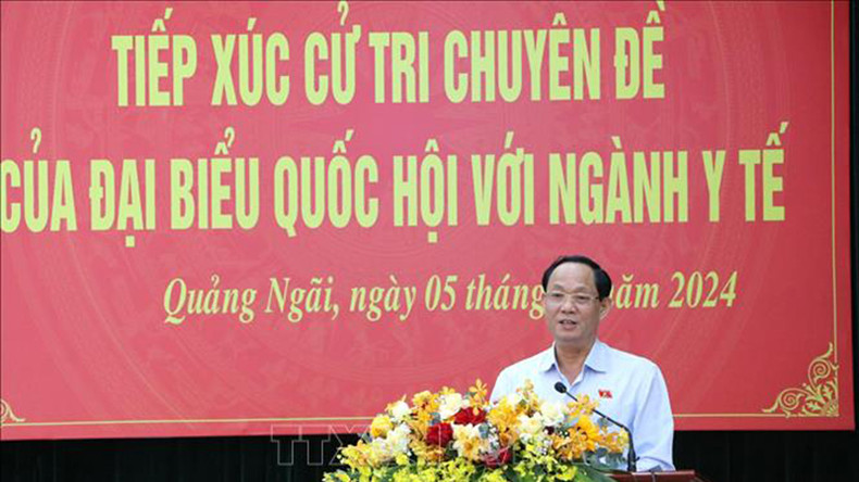 Заместитель председателя НС Чан Куанг Фыонг выступает на встрече с избирателями. Фото: ВИА Заместитель председателя НС Чан Куанг Фыонг выступает на встрече с избирателями. Фото: ВИА