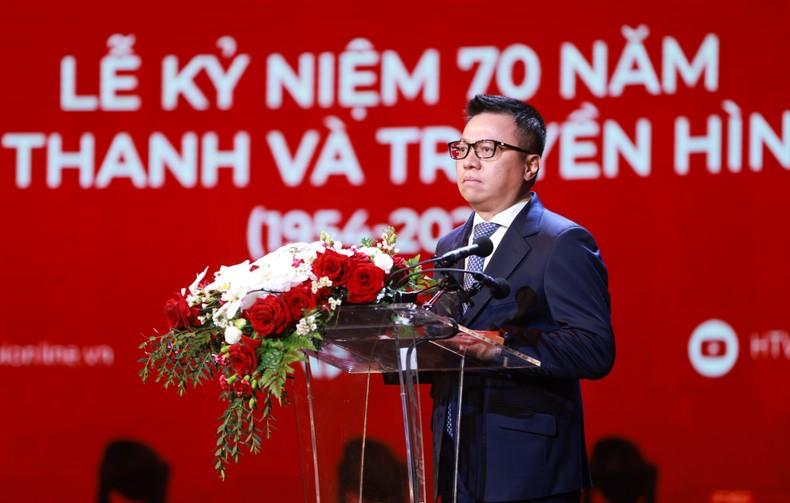 Товарищ Ле Куок Минь выступает на мероприятии.