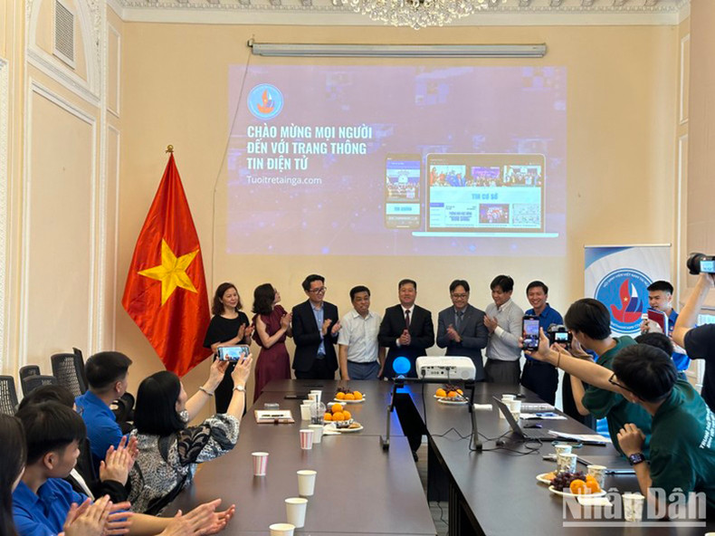 Официальный запуск сайта «Молодые люди в России». Фото: Тхюи Ван