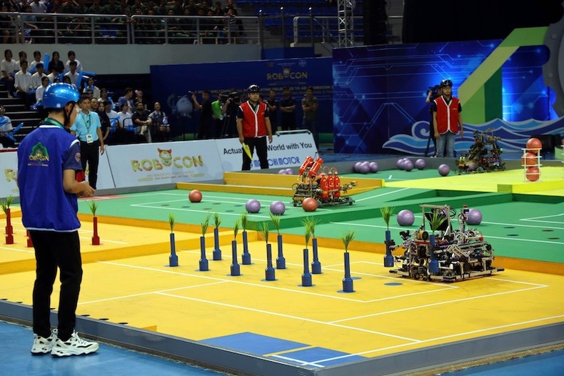 Команды соревнуются на ABU Robocon 2024. Команды соревнуются на ABU Robocon 2024.