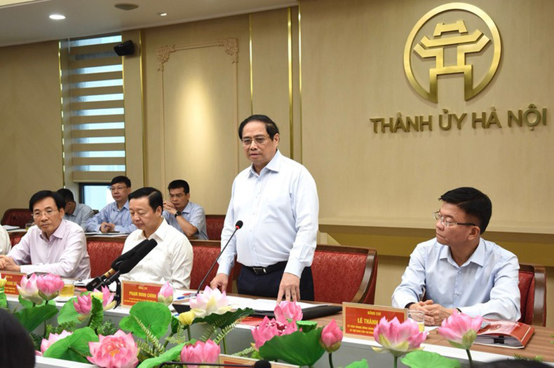 Премьер-министр Фам Минь Тьинь выступает с заключительной речью. Фото: Чан Хай Премьер-министр Фам Минь Тьинь выступает с заключительной речью. Фото: Чан Хай