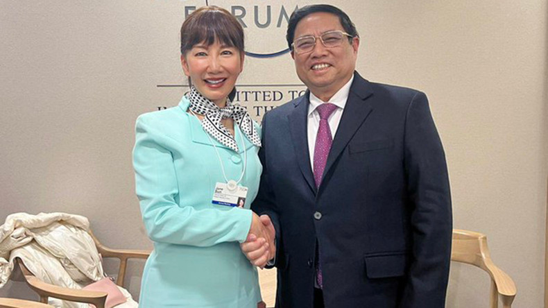 Премьер-министр Фам Минь Тьинь принимает генерального директора Trip.com Джейн Сан. Фото: ВИА Премьер-министр Фам Минь Тьинь принимает генерального директора Trip.com Джейн Сан. Фото: ВИА