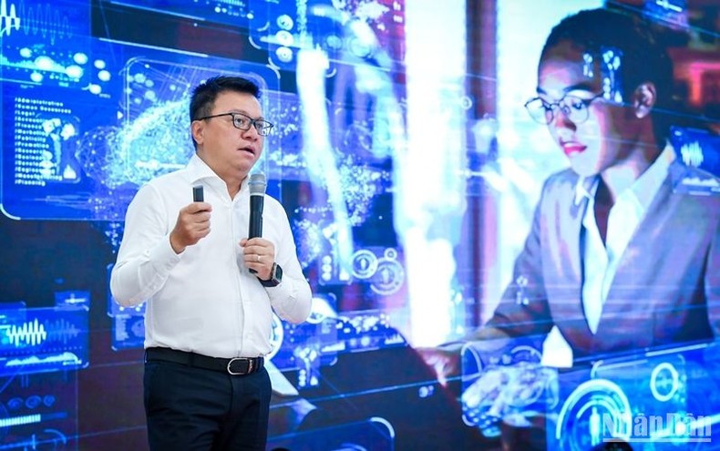 Товарищ Ле Куок Минь выступает на конференции. Фото: Тхань Дат Товарищ Ле Куок Минь выступает на конференции. Фото: Тхань Дат