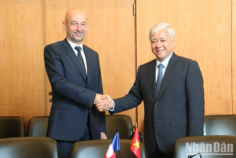 Председатель Экономического, социального и экологического совета Франции Тьерри Боде высоко оценил рабочий визит товарища До Ван Тьиена. Фото: Кхай Хоан