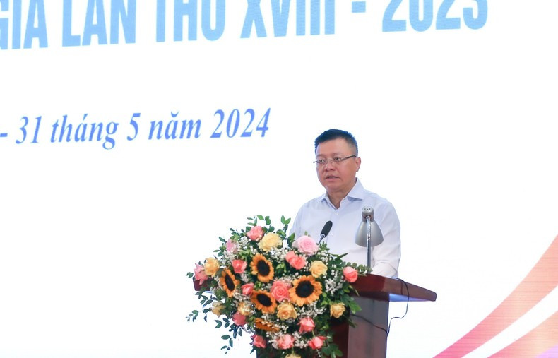 Товарищ Ле Куок Минь выступает с речью. Фото: К.Л. Товарищ Ле Куок Минь выступает с речью. Фото: К.Л.