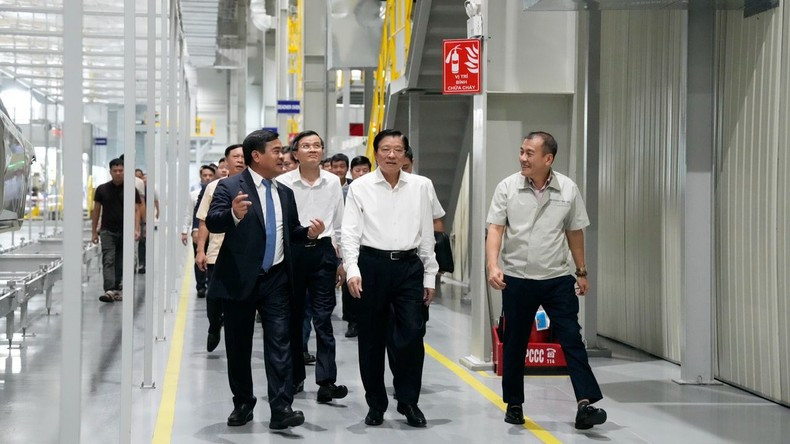 Делегация посещает завод по производству и сборке автомобилей №2 «Hyundai Тханьконг». Делегация посещает завод по производству и сборке автомобилей №2 «Hyundai Тханьконг».