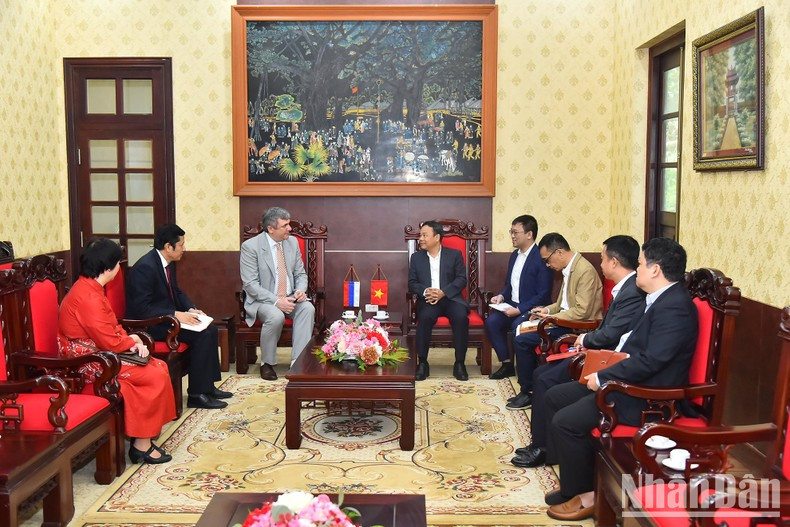 Общий вид приема. Фото: Тхюи Нгуен Общий вид приема. Фото: Тхюи Нгуен