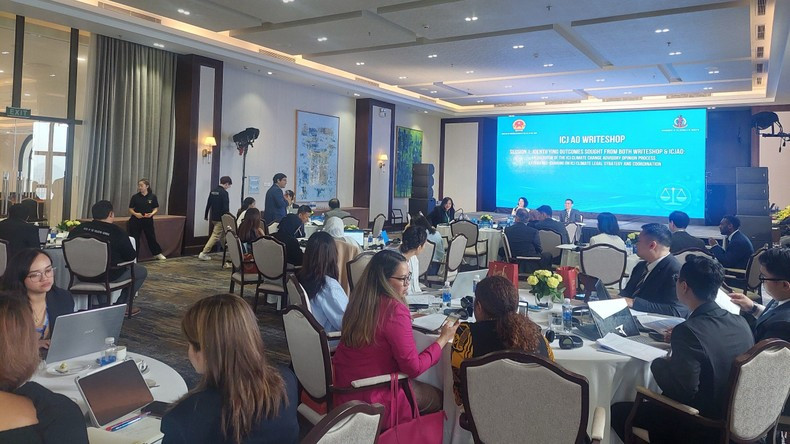 Общий вид семинара. Общий вид семинара.