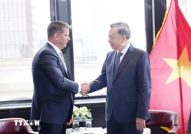 Генеральный секретарь ЦК КПВ, Президент Вьетнама То Лам принимает руководителя корпорации SpaceX. Фото: ВИА Генеральный секретарь ЦК КПВ, Президент Вьетнама То Лам принимает руководителя корпорации SpaceX. Фото: ВИА