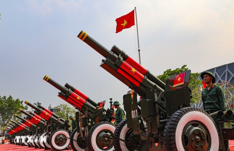 105-мм гаубицы на территории музея. 105-мм гаубицы на территории музея.