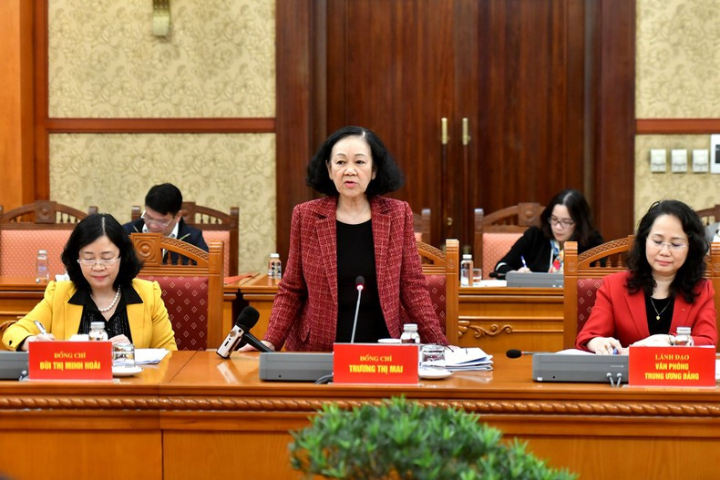 Товарищ Чыонг Тхи Май выступает с речью. Фото: Данг Кхоа Товарищ Чыонг Тхи Май выступает с речью. Фото: Данг Кхоа