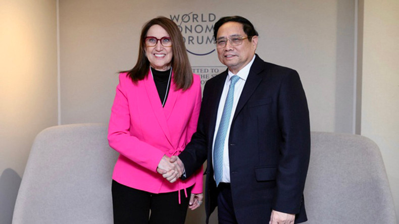 Премьер-министр Фам Минь Тьинь и Генеральный секретарь ЮНКТАД Ребека Гринспан. Фото: VGP Премьер-министр Фам Минь Тьинь и Генеральный секретарь ЮНКТАД Ребека Гринспан. Фото: VGP