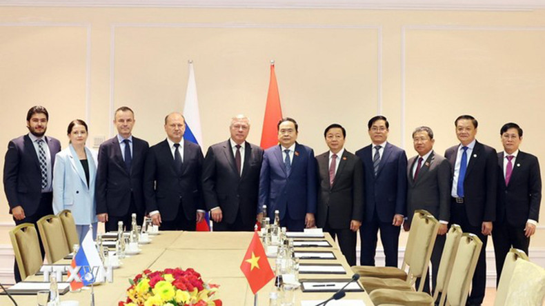 Участники фотографируются на память. Фото: ВИА Участники фотографируются на память. Фото: ВИА