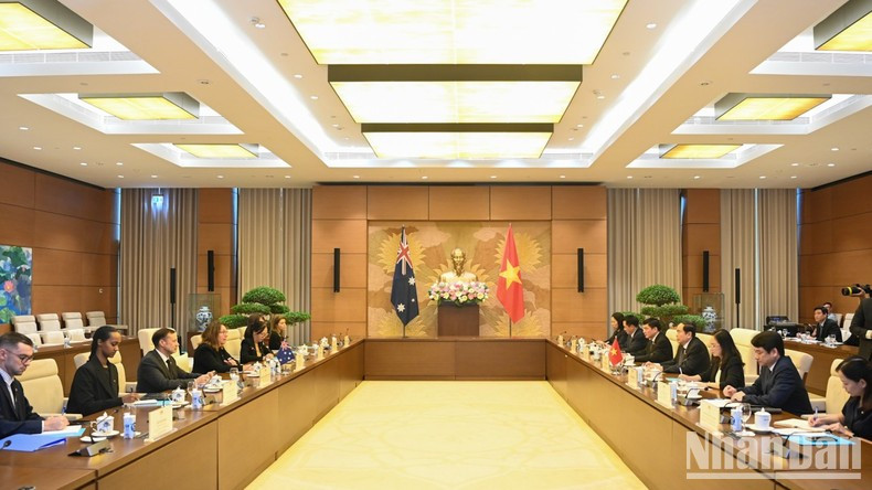 Общий вид приема в здании НС. Фото: Зюи Линь Общий вид приема в здании НС. Фото: Зюи Линь