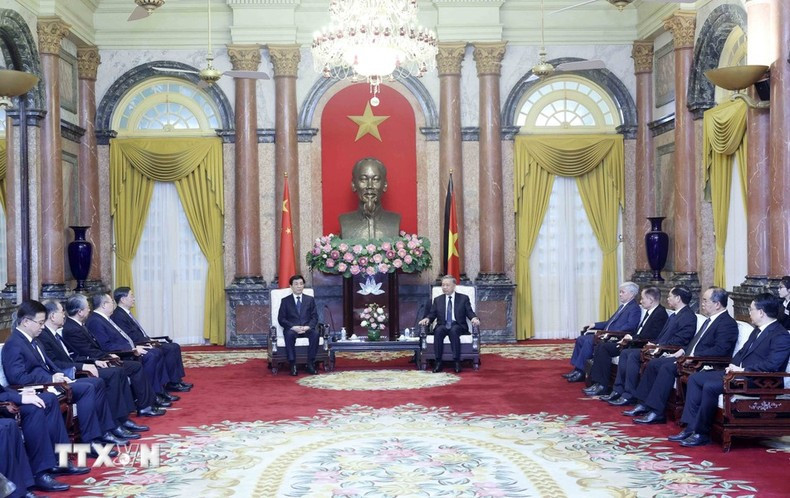 Президент То Лам принимает Председателя ВК НПКСК Ван Хунина. Фото: ВИА Президент То Лам принимает Председателя ВК НПКСК Ван Хунина. Фото: ВИА