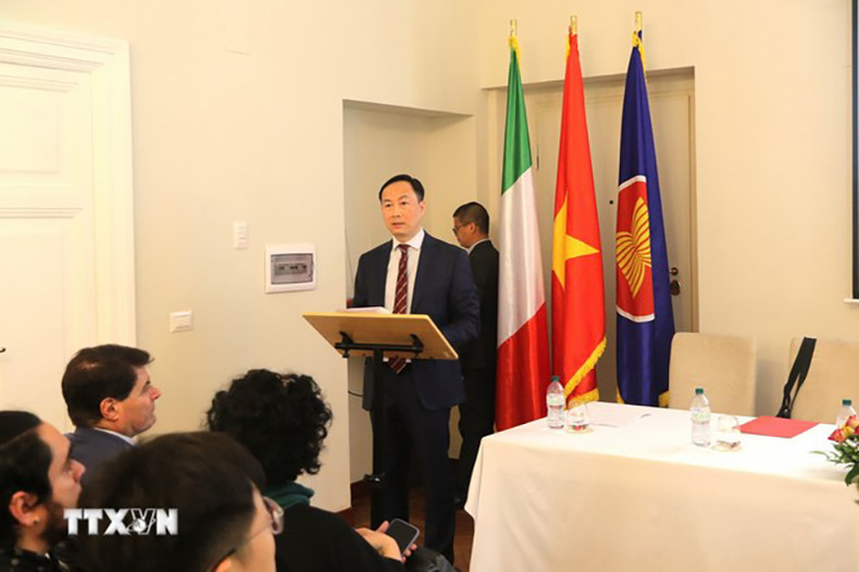 Посол Зыонг Хай Хынг выступает с речью. Фото: ВИА Посол Зыонг Хай Хынг выступает с речью. Фото: ВИА