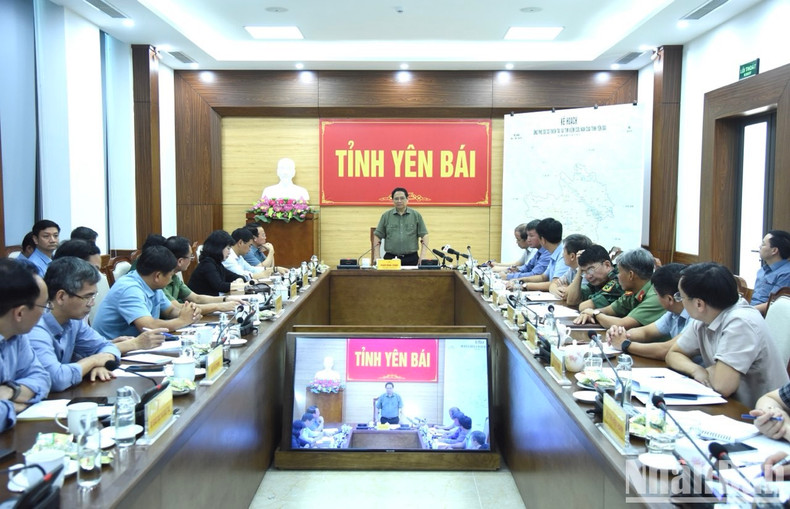 Общий вид рабочей встречи. Общий вид рабочей встречи.