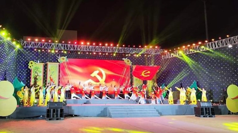 Выступление в рамках художественной программы «Бакнинь встречает Новый 2024 год». Выступление в рамках художественной программы «Бакнинь встречает Новый 2024 год».