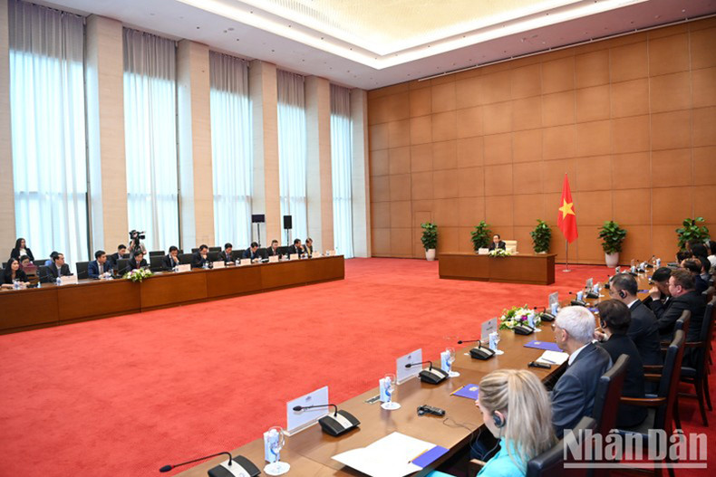 Общий вид приема в здании НС. Общий вид приема в здании НС.