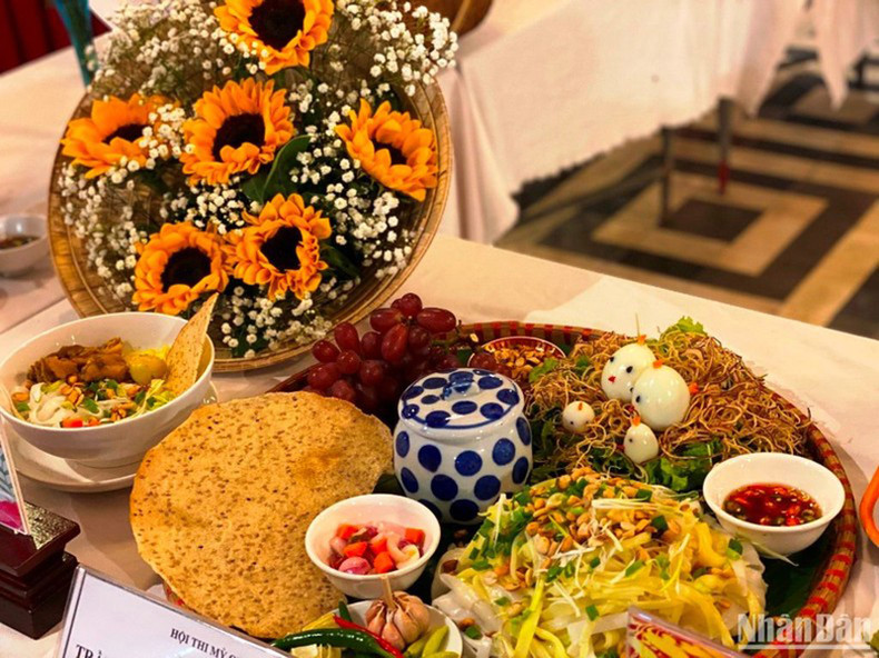 Рисовая бумага Тюилоан ассоциируется со знаменитой лапшой Куанг. Фото: Ань Дао