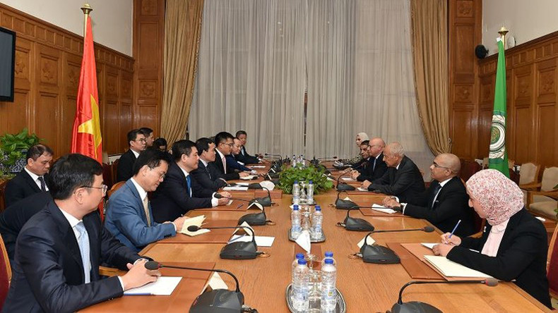 Общий вид встречи с Генеральным секретарем ЛАГ Ахмедом Абуль Гейтом. Фото: МИД Вьетнама