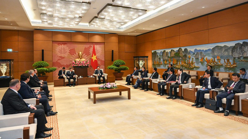 Общий вид приема в здании НС Вьетнама. Фото: Зюи Линь Общий вид приема в здании НС Вьетнама. Фото: Зюи Линь