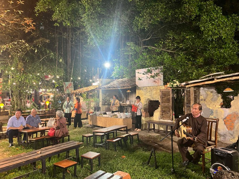 Пространство по представлению кухни южной части страны на фестивале. Пространство по представлению кухни южной части страны на фестивале.