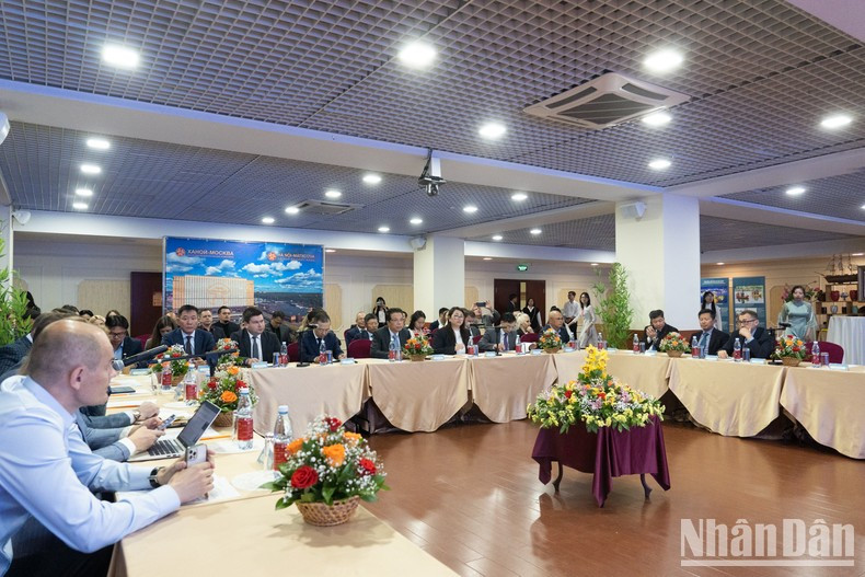 Семинар привлек большое количество участников. Фото: Тхань Тхэ